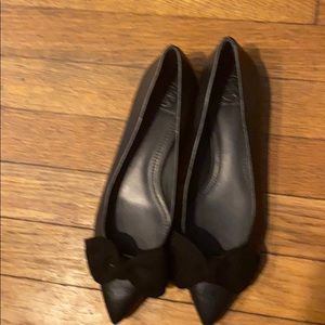 Tory Burch bow flats- never worn